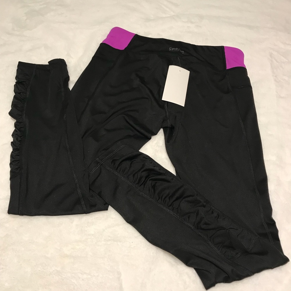 ‼️SOLD OUT‼️ Calvin Klein Performance Leggings - Picture 2 of 5